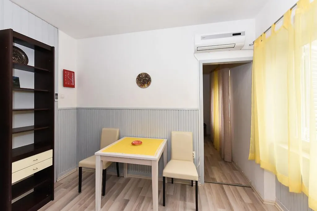 Apartments Dado Zadar 0*,